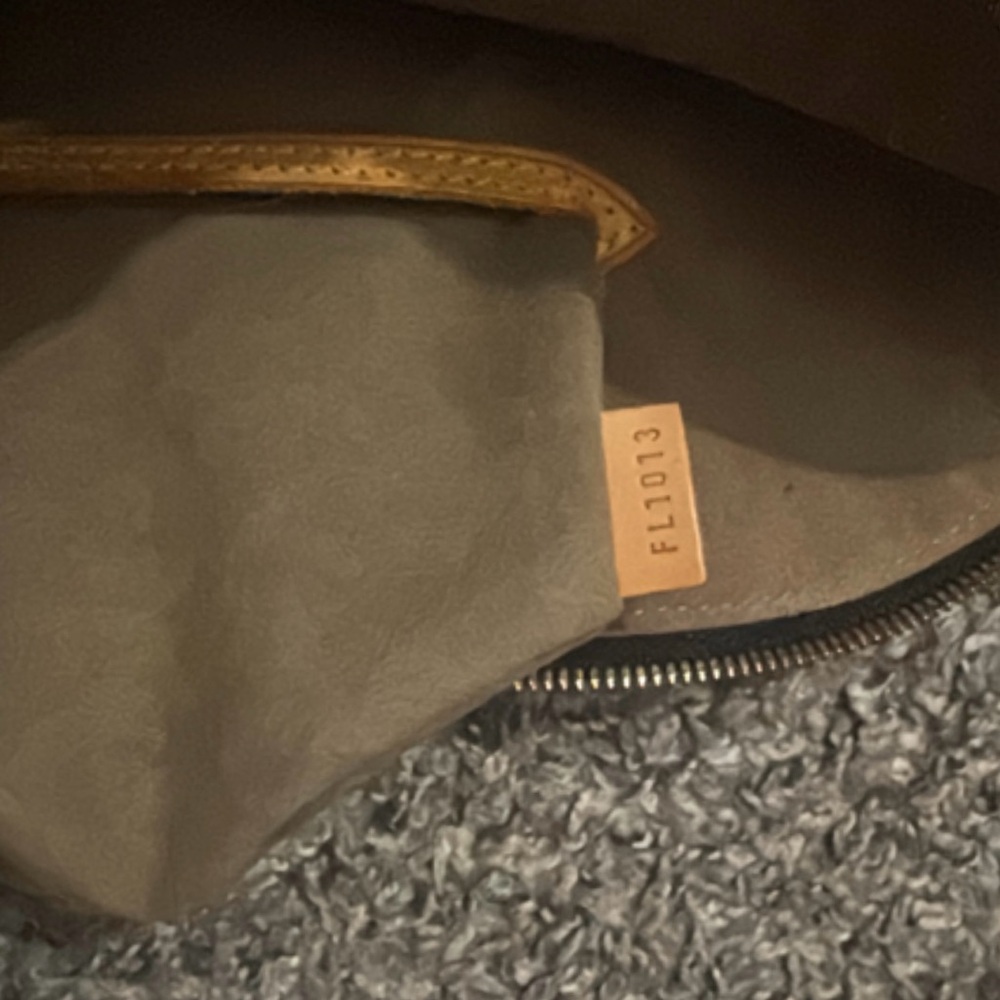 Brown Leather Bag with Zipper